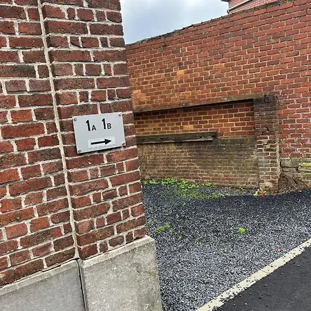 Charbex 1 B Charleroi-airport * Charleroi